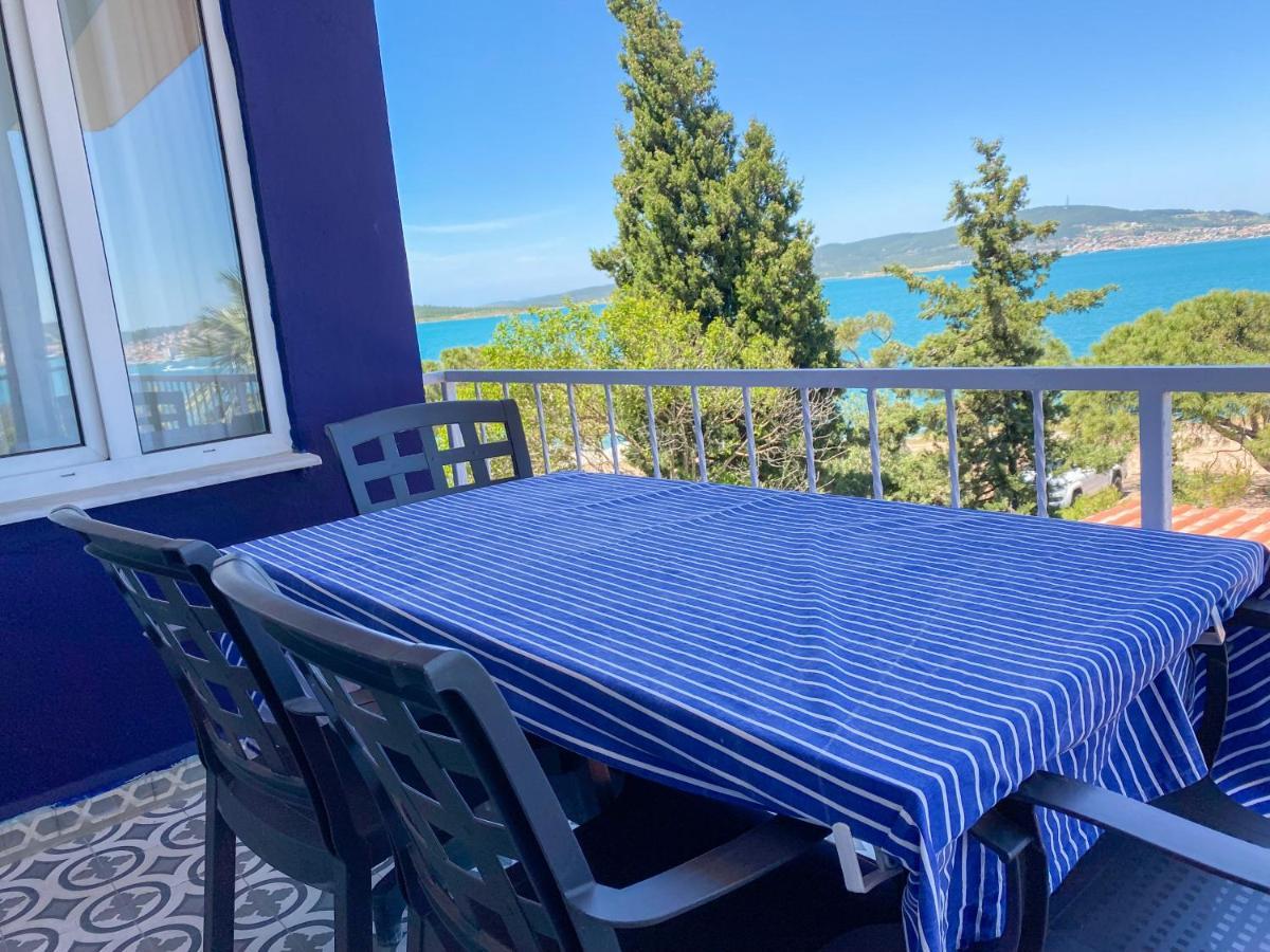 Lacivert Hotel Ayvalik Exterior photo