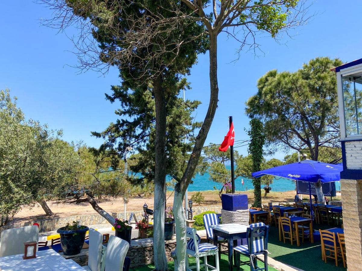 Lacivert Hotel Ayvalik Exterior photo